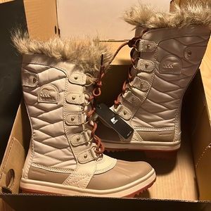 NWT Sorel Tofino Waterproof winter boots